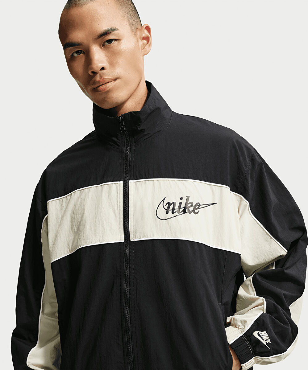 Nike Sportswear Club Lightweight Full-Zip Jacket