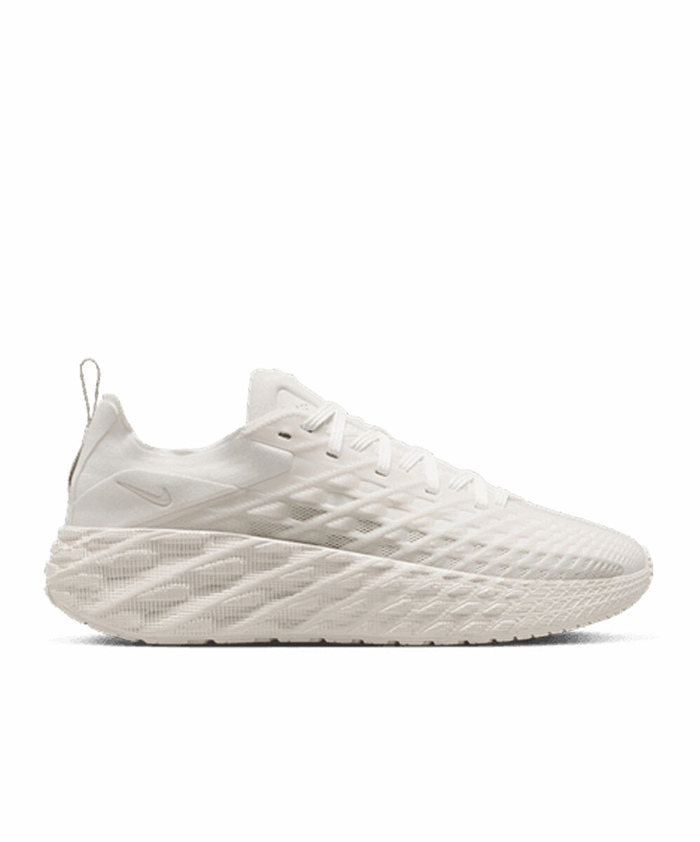 Nike Ava Edge
