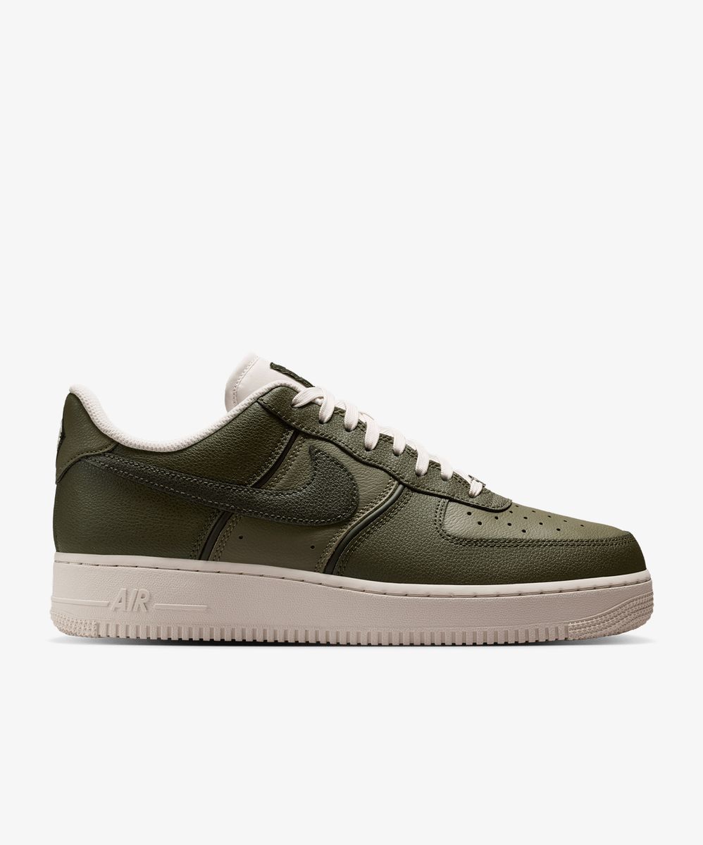 Nike Air Force 1 '07 LV8