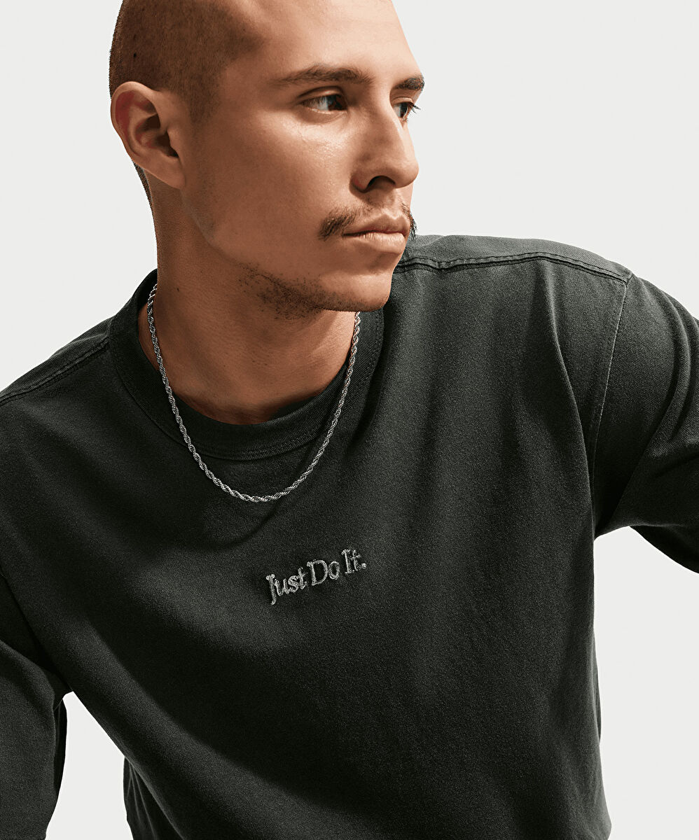 Nike Sportswear Premium Essentials T-Shirt