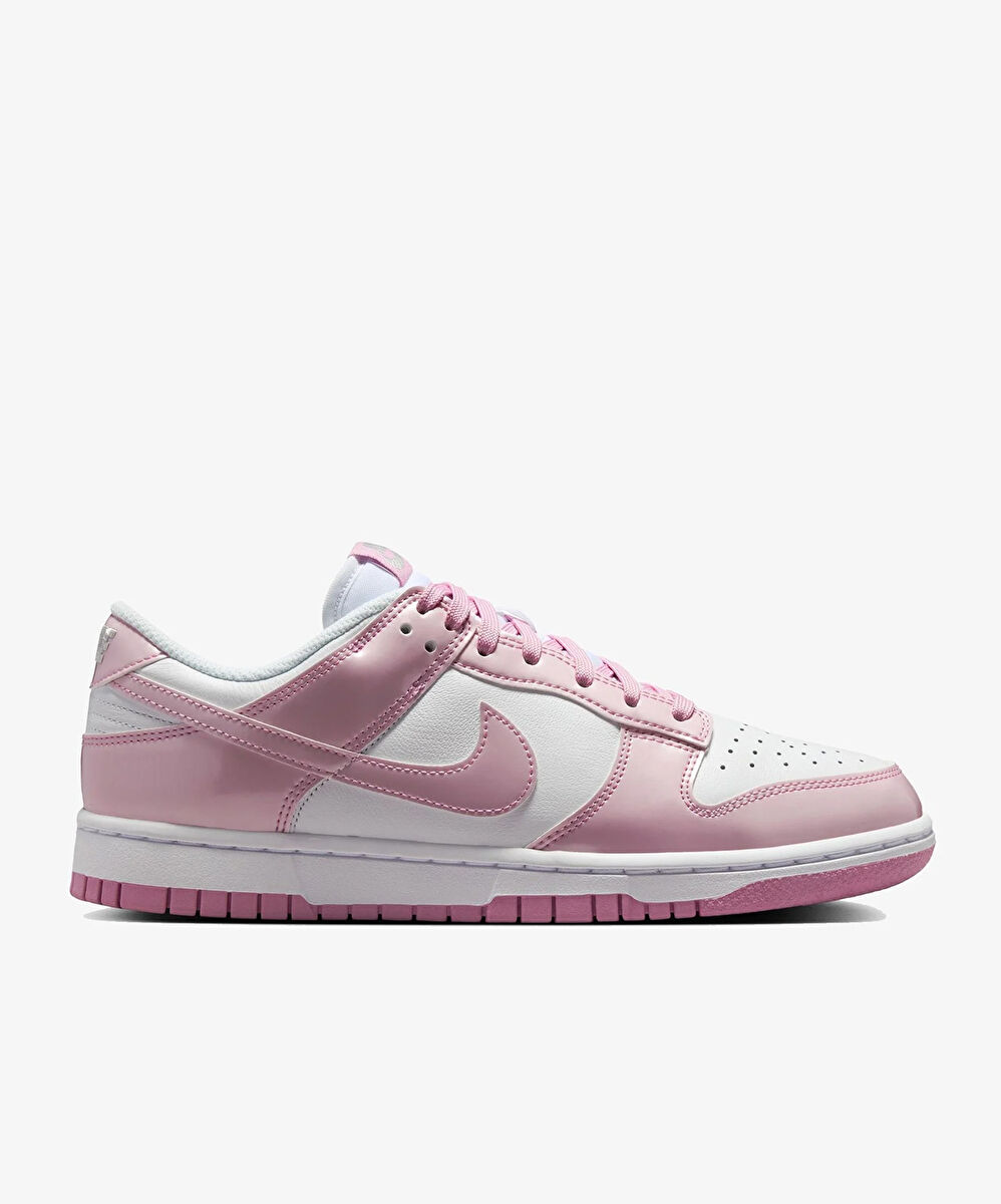 Nike Dunk Low SE Street1