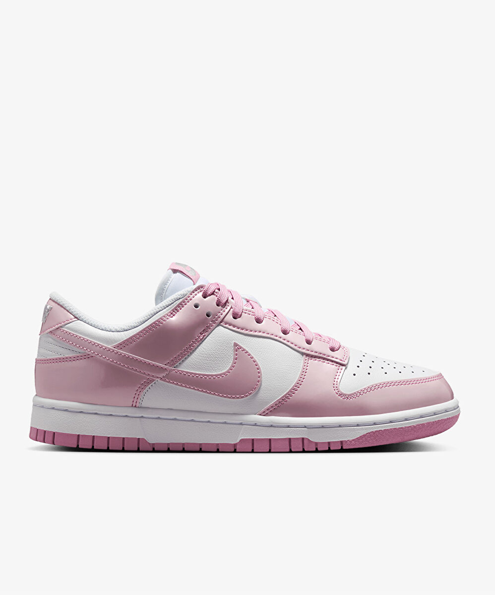 Nike Dunk Low SE Street1