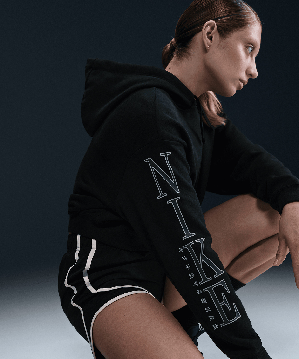 Nike Sportswear Club Fleece Oversized Graphic Crop Hoodie